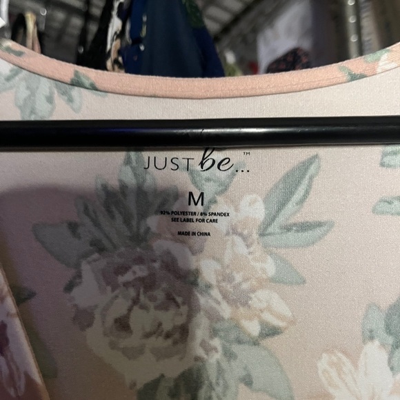 🔴 ⭐️ Floral Wrap Dress in Pink by [Brand] - Picture 3 of 4